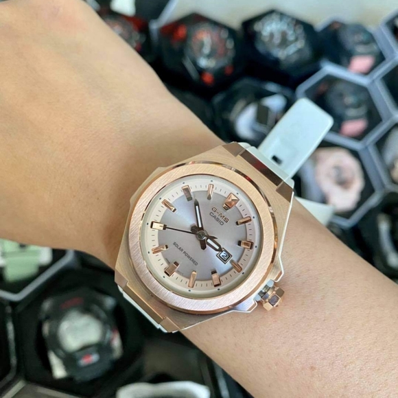 G-MS SOLAR POWERED WATCH FOR WOMEN - Picture 3 of 5